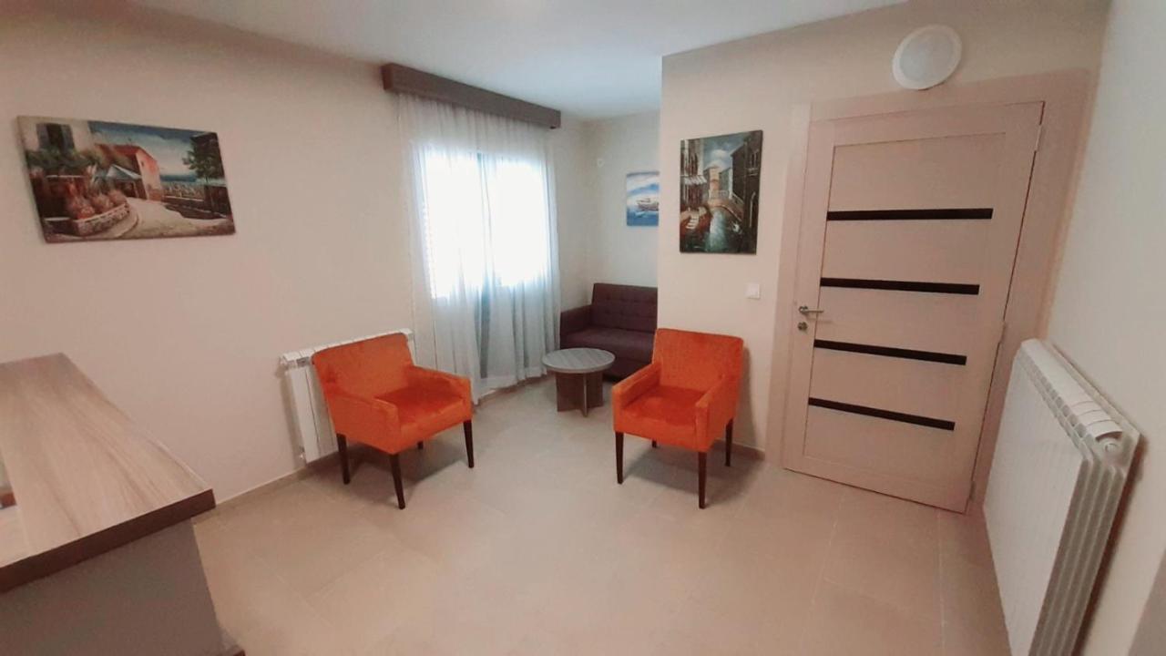 Pilon Apartments Жабляк Экстерьер фото